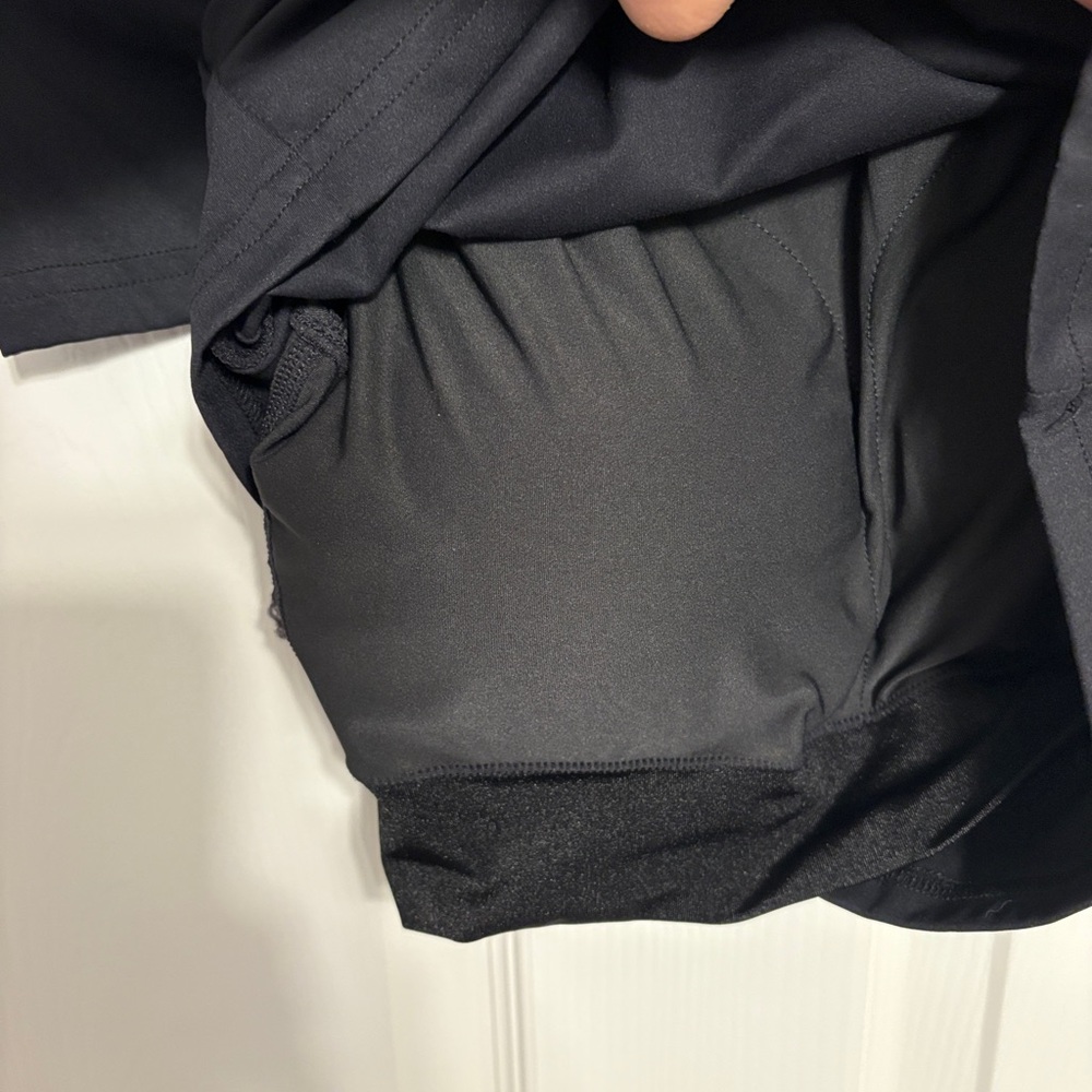 Klassy Network Black Short Sleeve Top - Picture 3 of 3